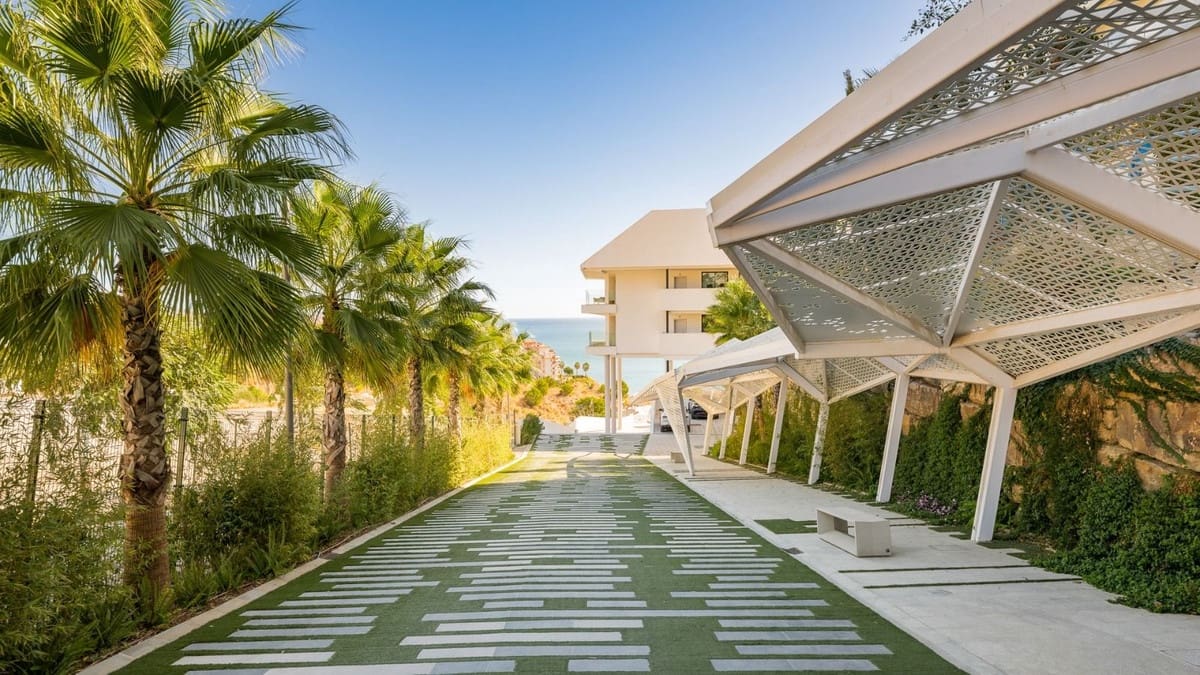 3 soveværelse Penthouse til salg i Benalmadena Costa med swimmingpool garage - € 3.495.000 (Ref: 9412791)