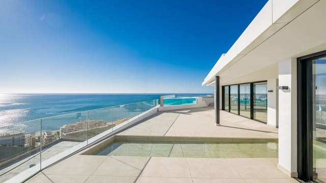 3 soverom Penthouse til salgs i Benalmadena Costa, Benalmádena med svømmebasseng garasje - € 3 495 000 (Ref: 9412791)