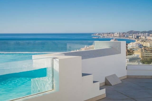 3 sovrum Takvåning till salu i Benalmadena Costa, Benalmádena med pool garage - 3 495 000 € (Ref: 9412791)