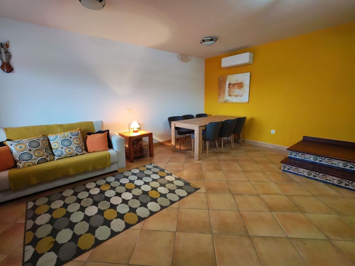 2 bedroom Apartment for rent in La Cala de Mijas with pool garage - € 1,300 (Ref: 9764955)