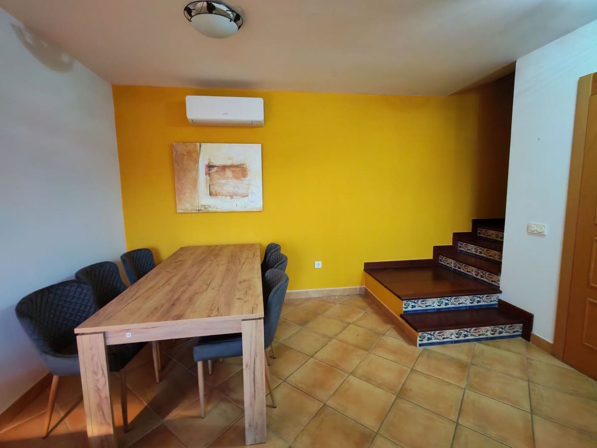 2 bedroom Apartment for rent in La Cala de Mijas with pool garage - € 1,300 (Ref: 9764955)