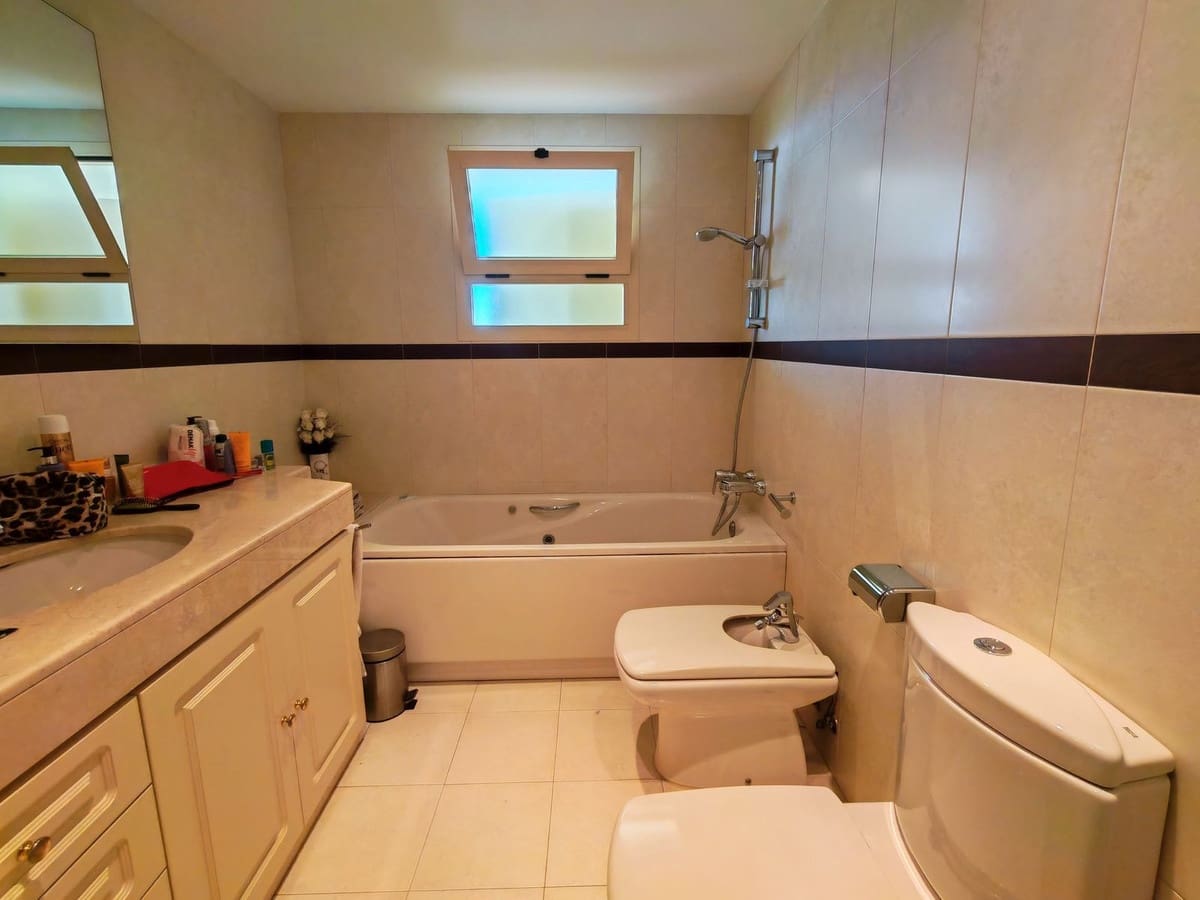 2 bedroom Apartment for sale in Mijas Costa with pool garage - € 495,000 (Ref: 9833354)