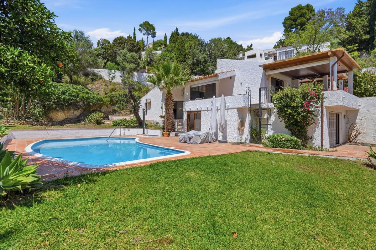 4 Zimmer Villa zu verkaufen in Mijas mit Pool Garage - 899.000 € (Ref: 9858038)