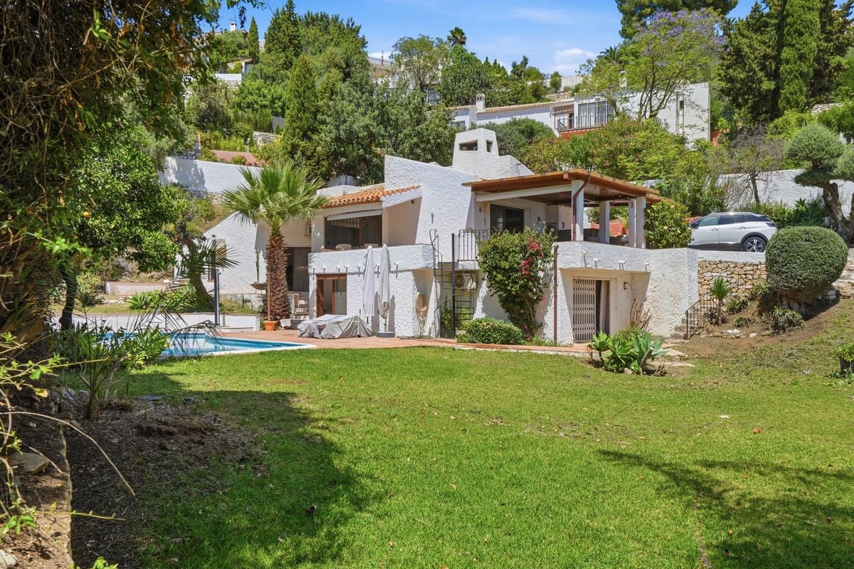4 Zimmer Villa zu verkaufen in Mijas mit Pool Garage - 899.000 € (Ref: 9858038)