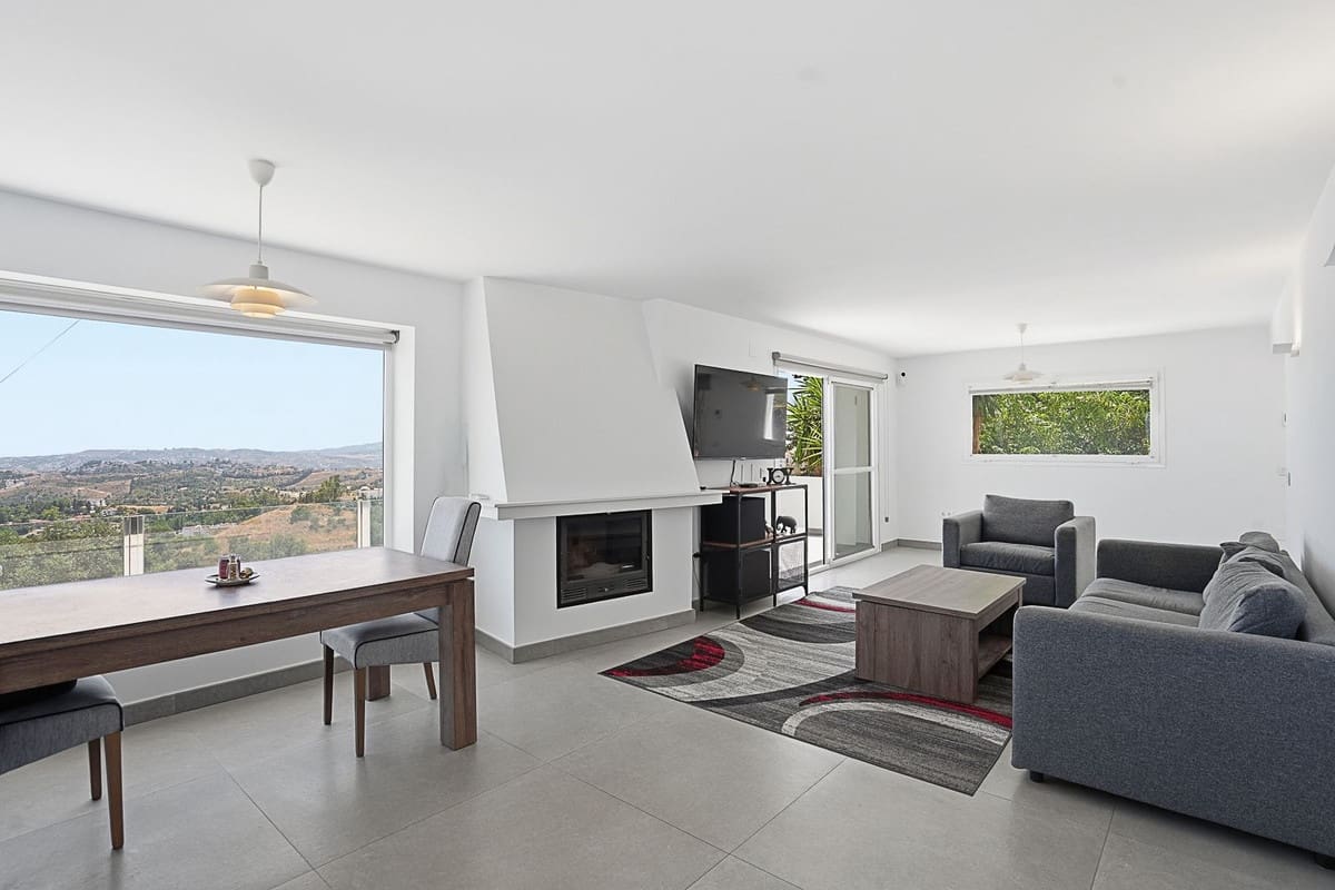 3 bedroom Villa for sale in Mijas with pool garage - € 1,450,000 (Ref: 9888666)