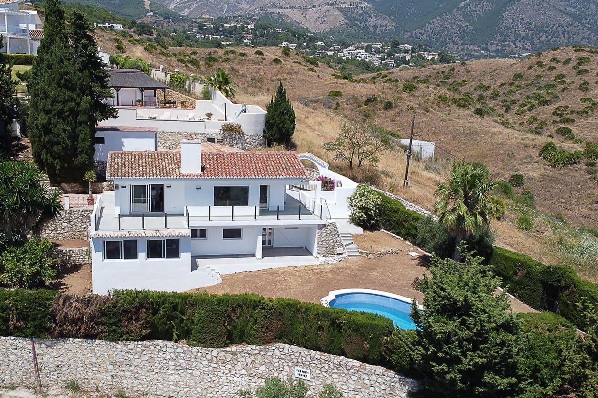 3 bedroom Villa for sale in Mijas with pool garage - € 1,450,000 (Ref: 9888666)