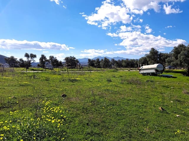 Grunde uden byggetilladelser til salg i Coín - € 140.000 (Ref: 7419508)