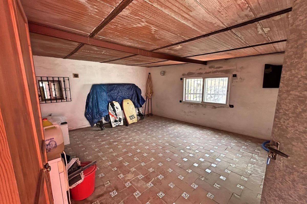 5 soveværelse Finca/Landehus til salg i Coin med swimmingpool - € 384.000 (Ref: 8216056)