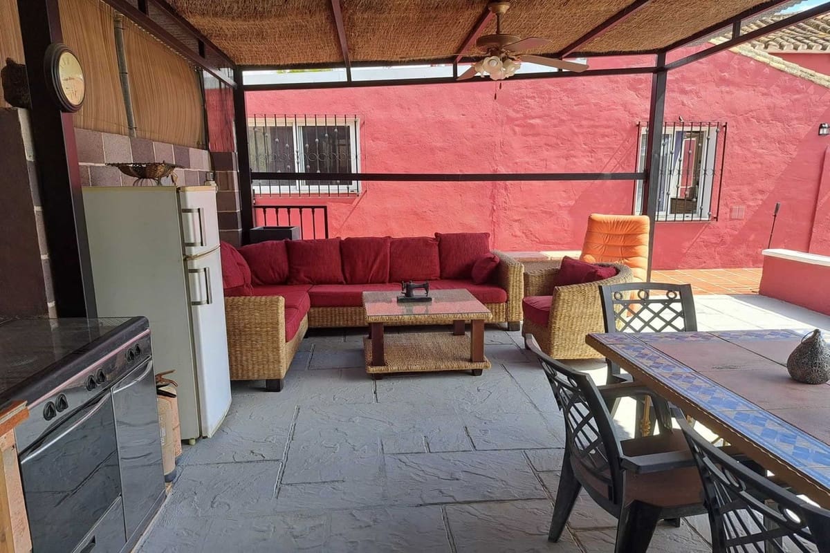 5 soveværelse Finca/Landehus til salg i Coin med swimmingpool - € 384.000 (Ref: 8216056)