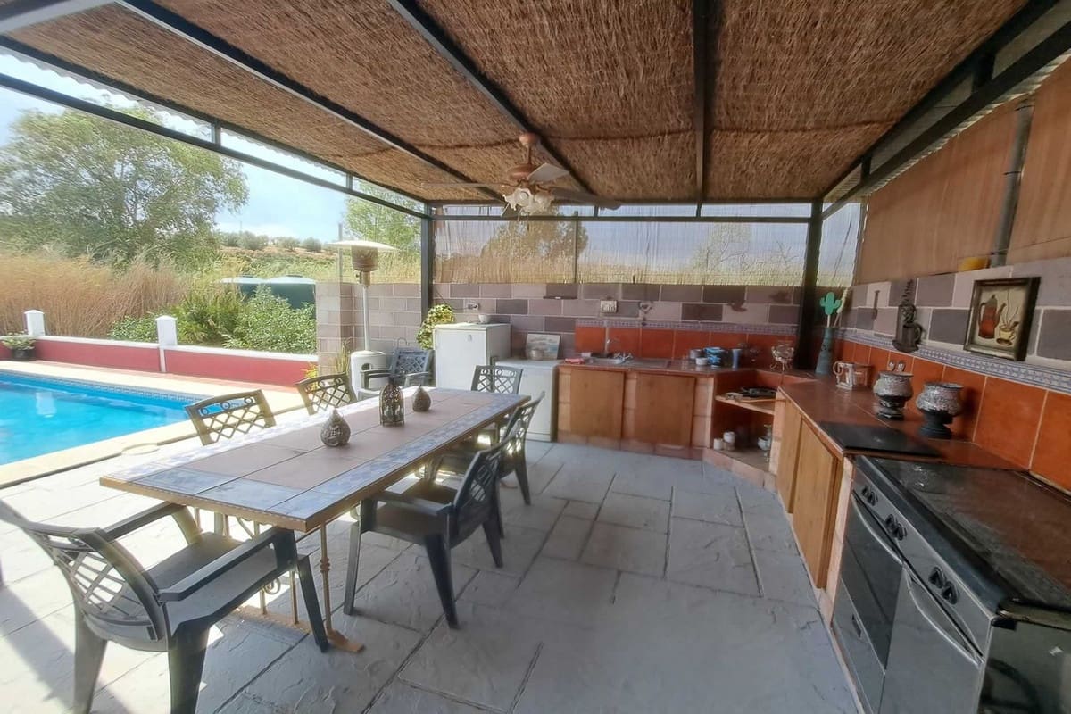 5 soveværelse Finca/Landehus til salg i Coin med swimmingpool - € 355.000 (Ref: 8216056)