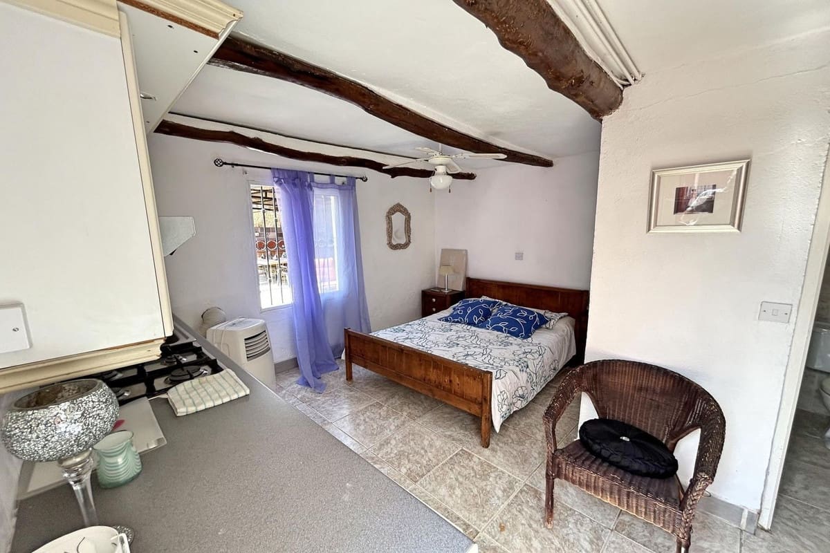 5 soveværelse Finca/Landehus til salg i Coin med swimmingpool - € 355.000 (Ref: 8216056)