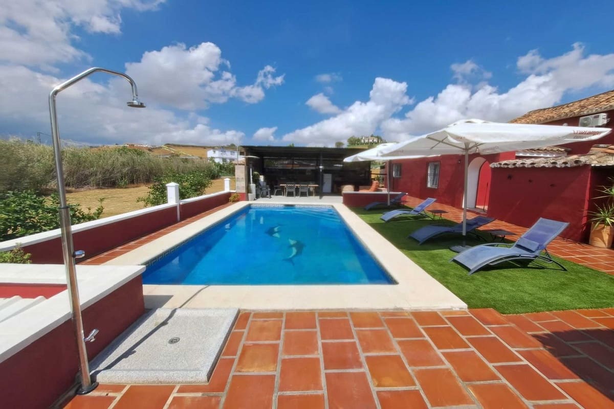 5 soveværelse Finca/Landehus til salg i Coin med swimmingpool - € 355.000 (Ref: 8216056)