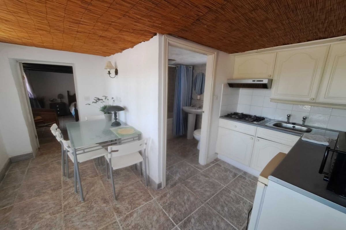 5 soveværelse Finca/Landehus til salg i Coin med swimmingpool - € 355.000 (Ref: 8216056)