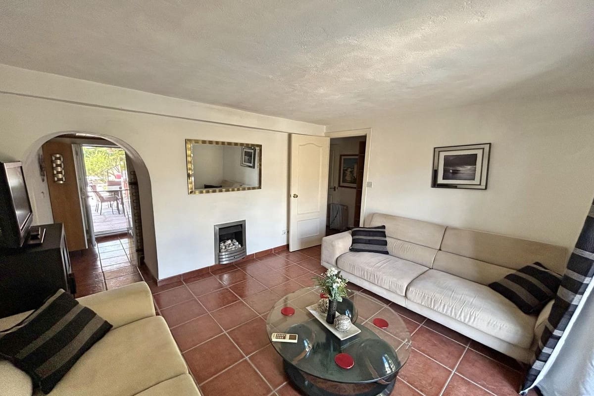 5 soveværelse Finca/Landehus til salg i Coin med swimmingpool - € 355.000 (Ref: 8216056)