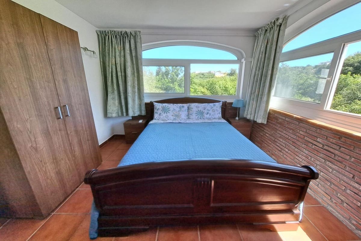 5 soveværelse Villa til salg i Coin med swimmingpool garage - € 629.000 (Ref: 8374536)