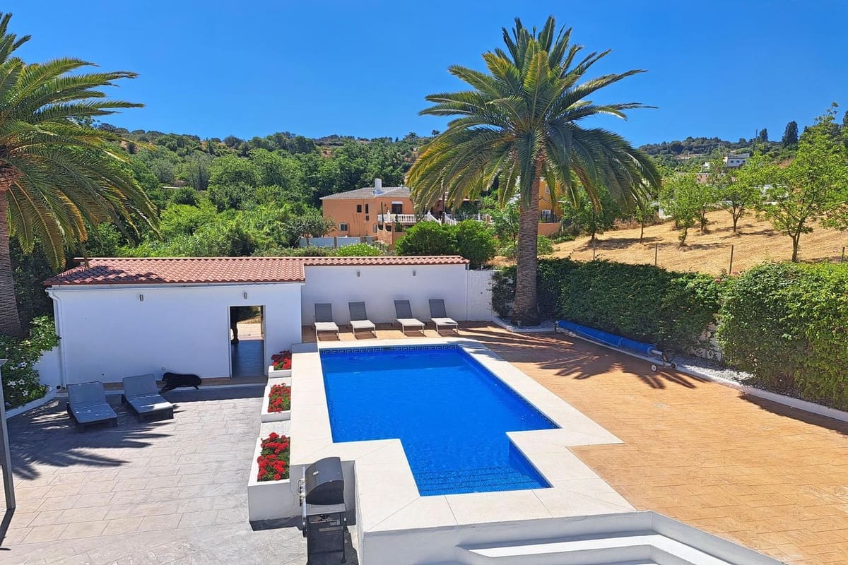 5 soveværelse Villa til salg i Coin med swimmingpool garage - € 629.000 (Ref: 8374536)