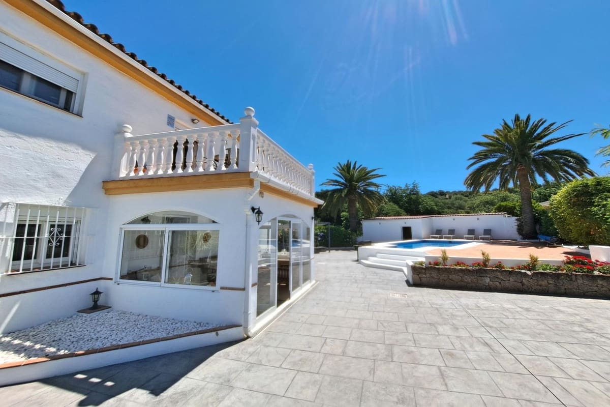 5 soveværelse Villa til salg i Coin med swimmingpool garage - € 629.000 (Ref: 8374536)