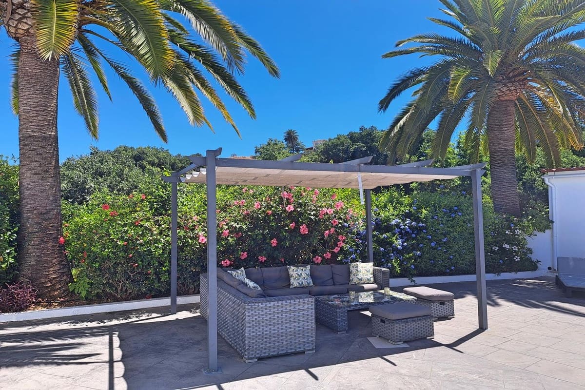 5 soveværelse Villa til salg i Coin med swimmingpool garage - € 629.000 (Ref: 8374536)