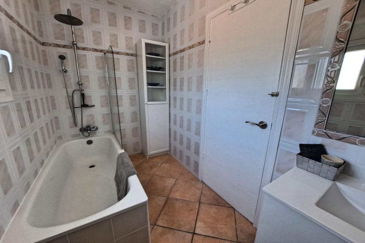 5 soveværelse Villa til salg i Coin med swimmingpool garage - € 615.000 (Ref: 8374536)