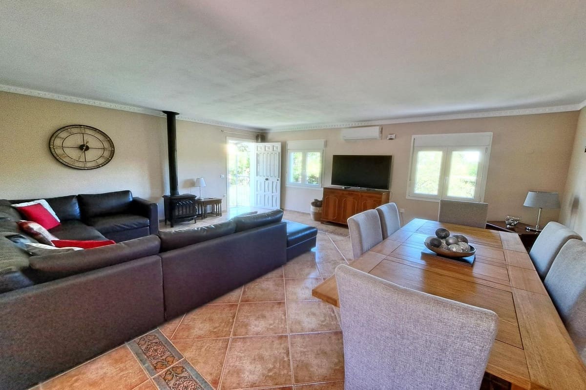 5 soveværelse Villa til salg i Coin med swimmingpool garage - € 615.000 (Ref: 8374536)