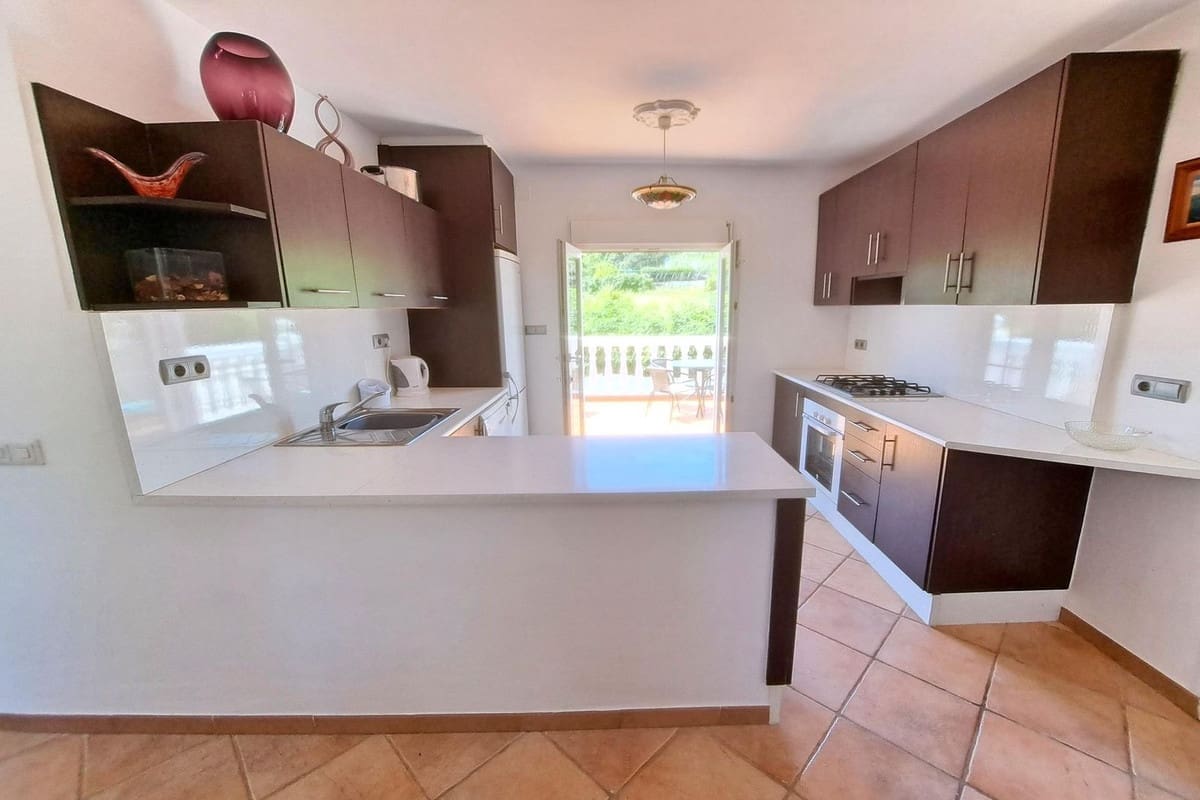 5 soveværelse Villa til salg i Coin med swimmingpool garage - € 615.000 (Ref: 8374536)