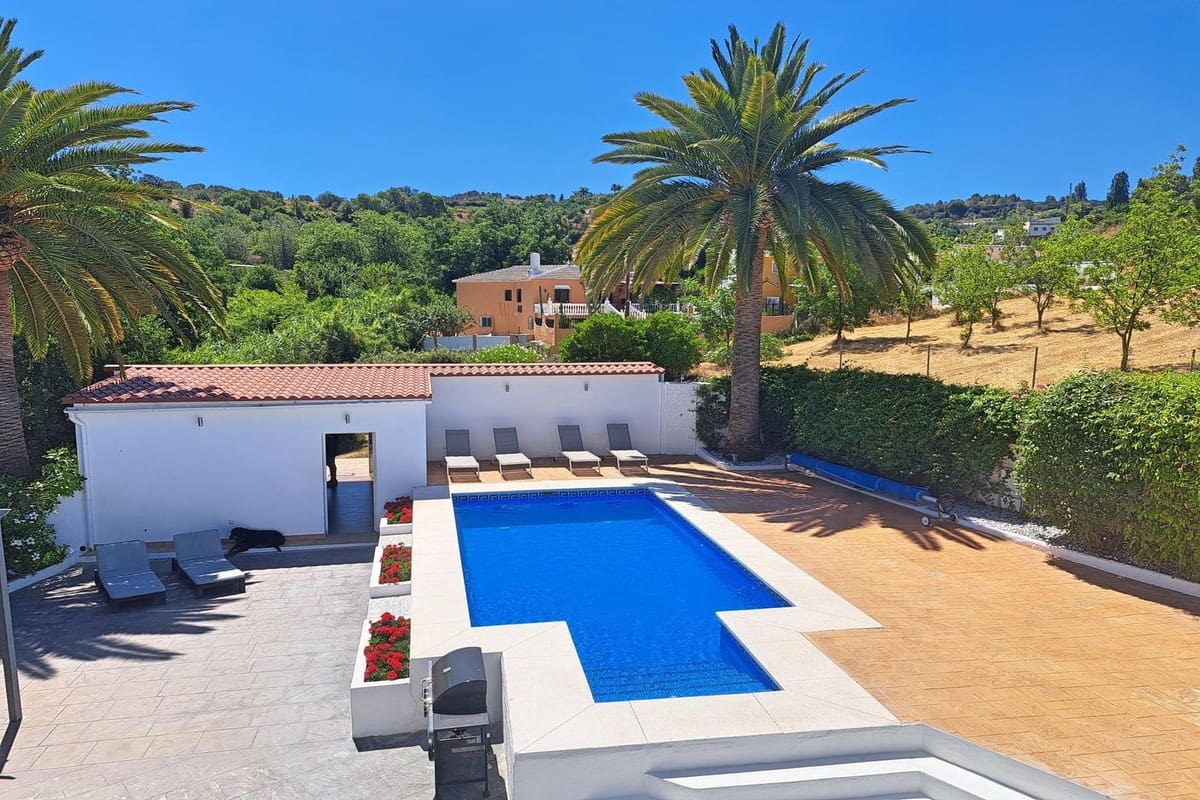 5 slaapkamer Villa te koop in Coin met zwembad garage - € 615.000 (Ref: 8374536)