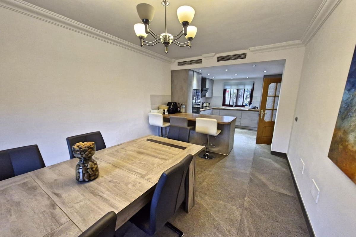 5 soveværelse Villa til salg i Coin med swimmingpool garage - € 649.000 (Ref: 8697471)