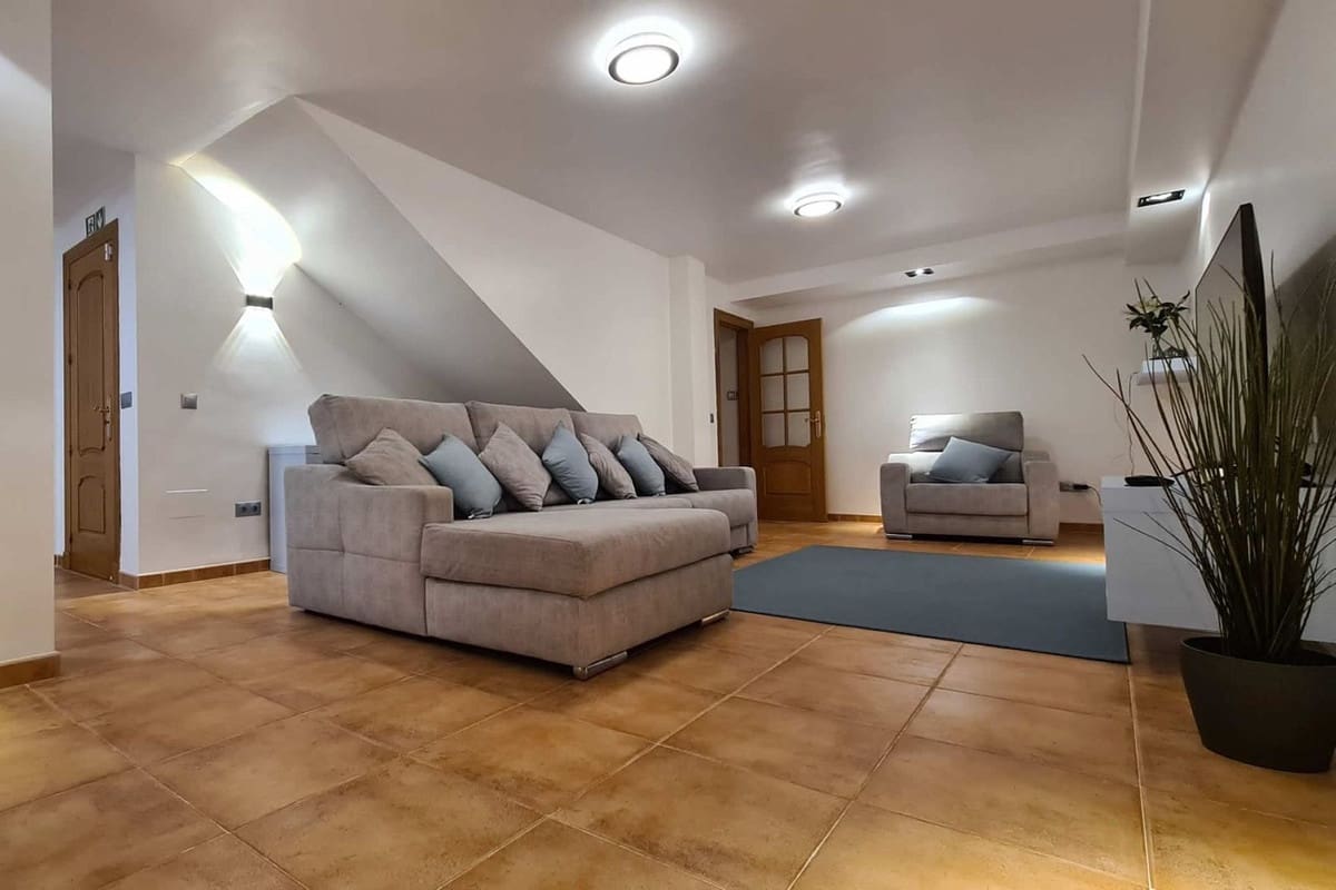 5 soveværelse Villa til salg i Coin med swimmingpool garage - € 649.000 (Ref: 8697471)