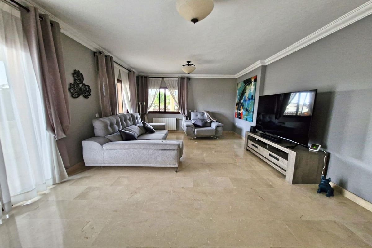 5 soveværelse Villa til salg i Coin med swimmingpool garage - € 649.000 (Ref: 8697471)