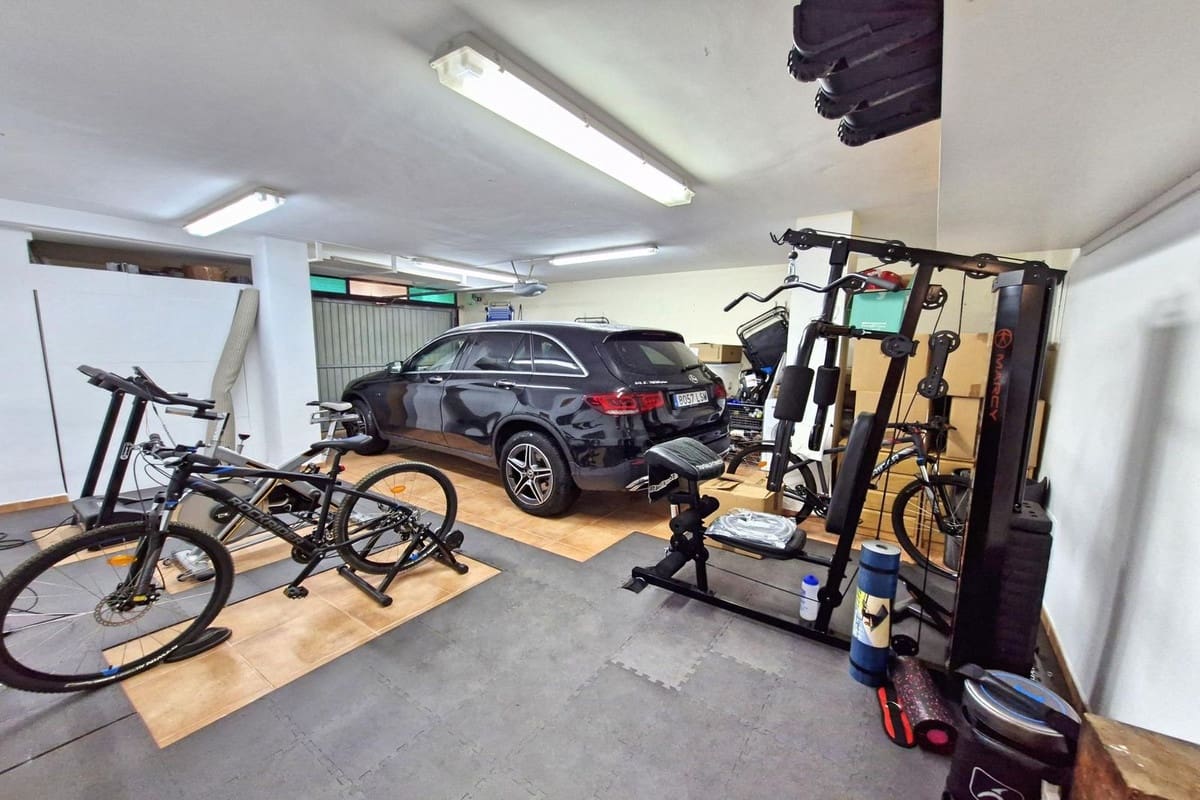 5 soveværelse Villa til salg i Coin med swimmingpool garage - € 649.000 (Ref: 8697471)