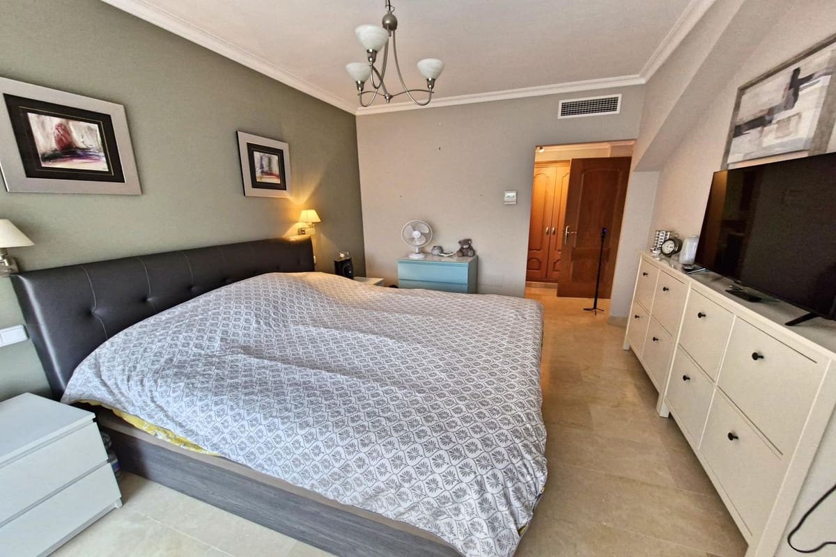 5 soveværelse Villa til salg i Coin med swimmingpool garage - € 649.000 (Ref: 8697471)