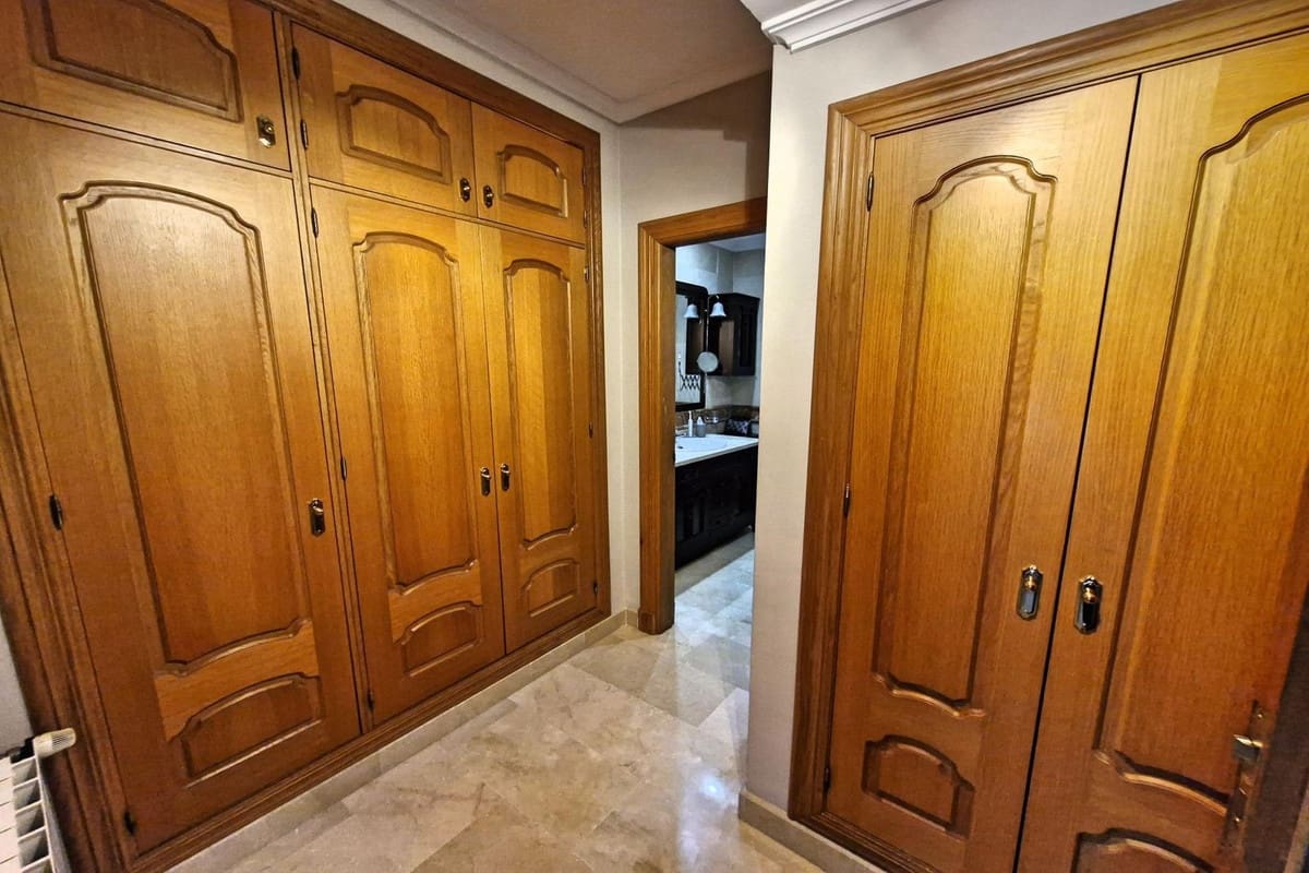 5 soveværelse Villa til salg i Coin med swimmingpool garage - € 649.000 (Ref: 8697471)