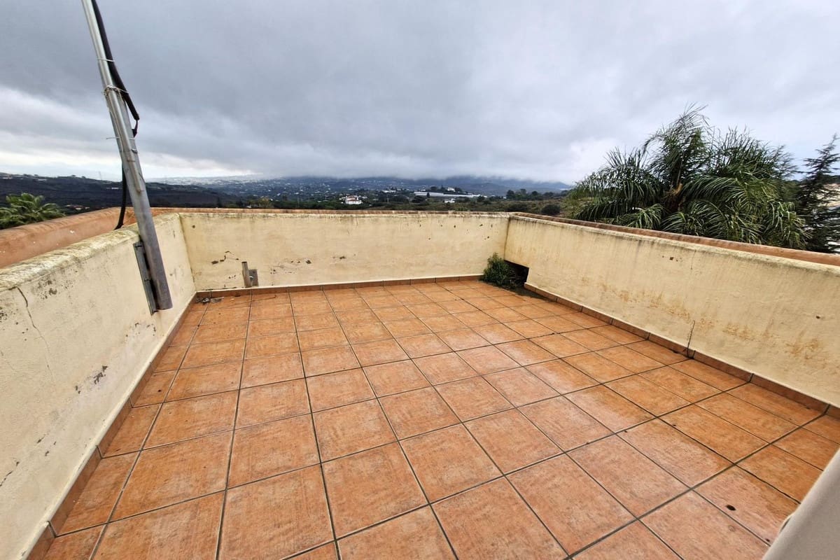 5 soveværelse Villa til salg i Coin med swimmingpool garage - € 649.000 (Ref: 8697471)