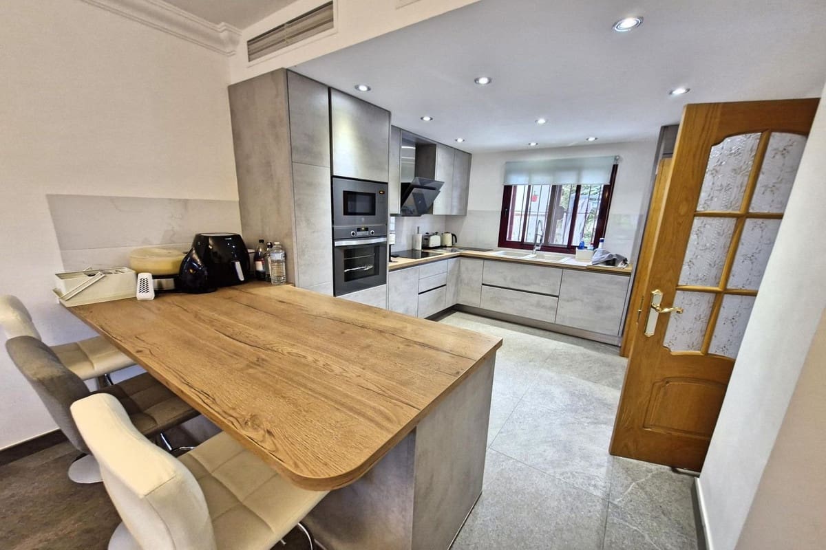 5 soveværelse Villa til salg i Coin med swimmingpool garage - € 649.000 (Ref: 8697471)