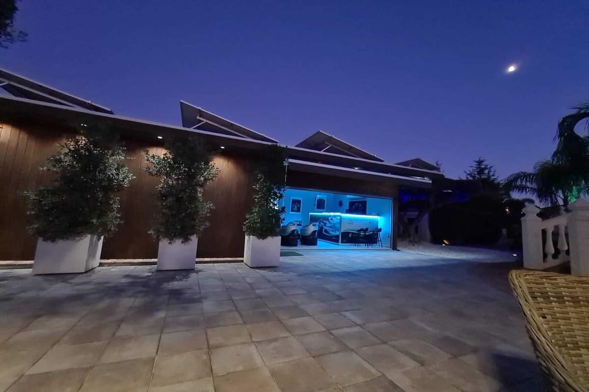 5 soveværelse Villa til salg i Coin med swimmingpool garage - € 649.000 (Ref: 8697471)