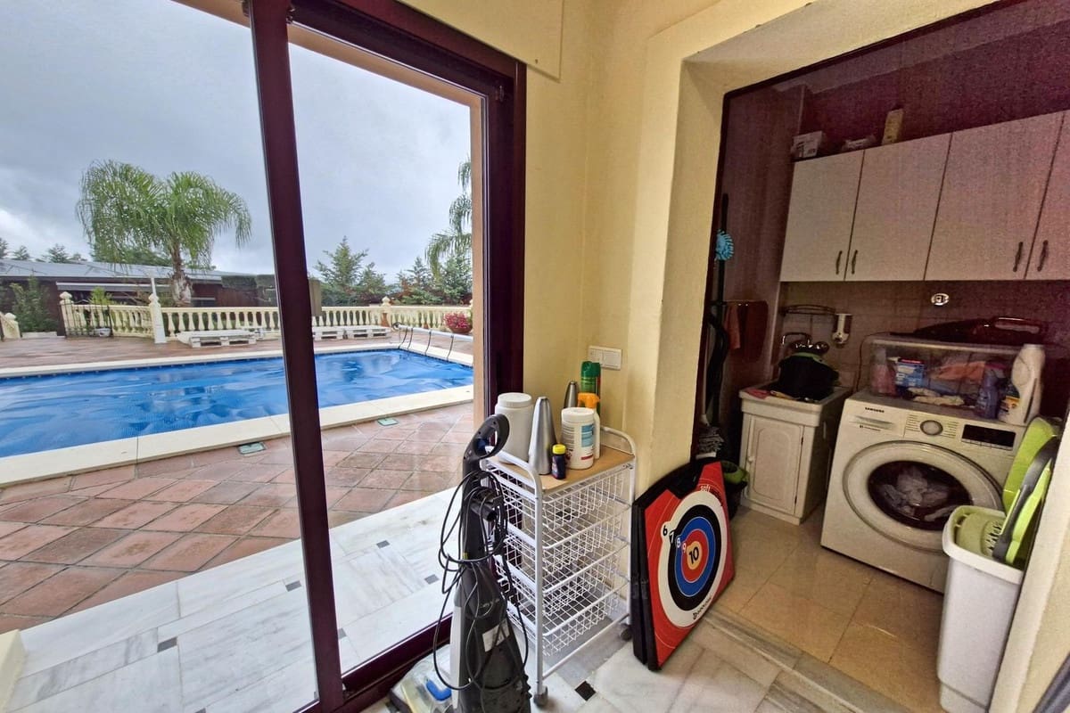 5 soveværelse Villa til salg i Coin med swimmingpool garage - € 649.000 (Ref: 8697471)