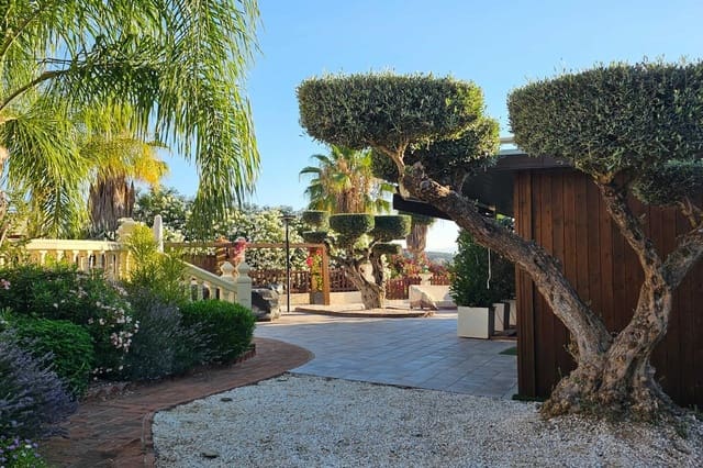 5 soveværelse Villa til salg i Coín med swimmingpool garage - € 649.000 (Ref: 8697471)