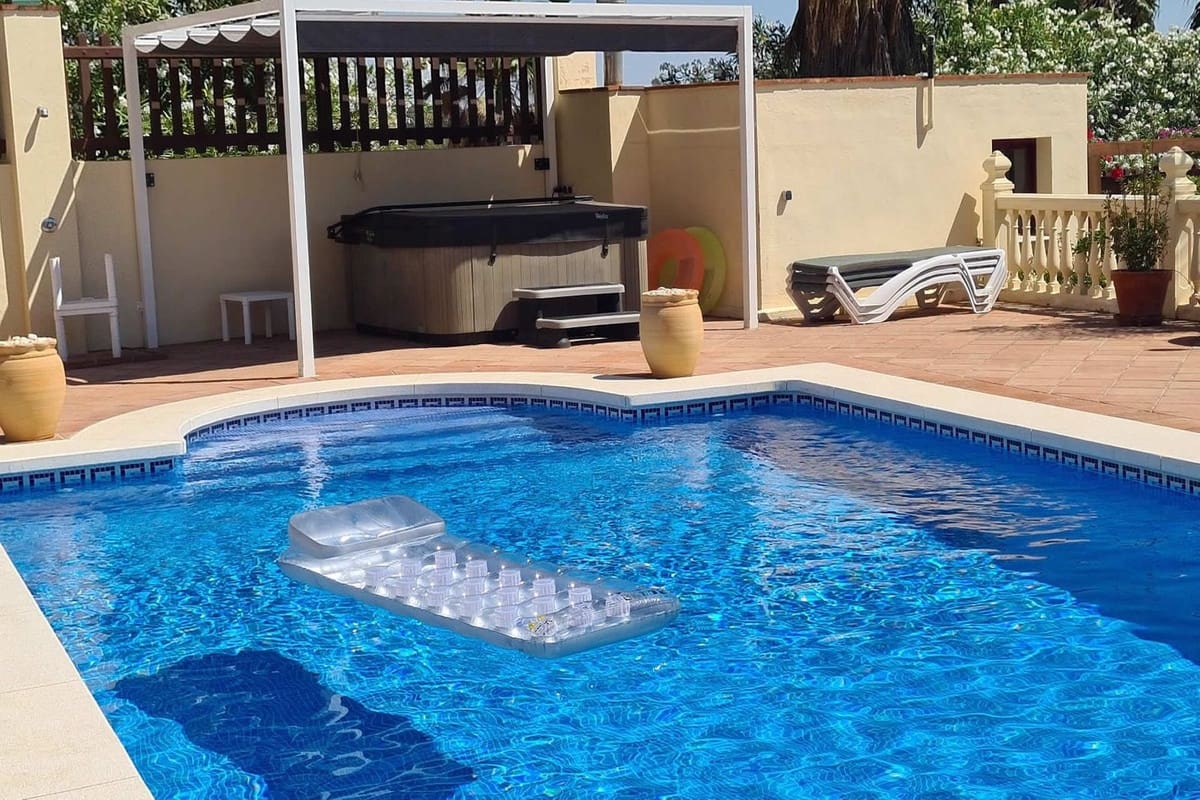 5 soveværelse Villa til salg i Coin med swimmingpool garage - € 649.000 (Ref: 8697471)