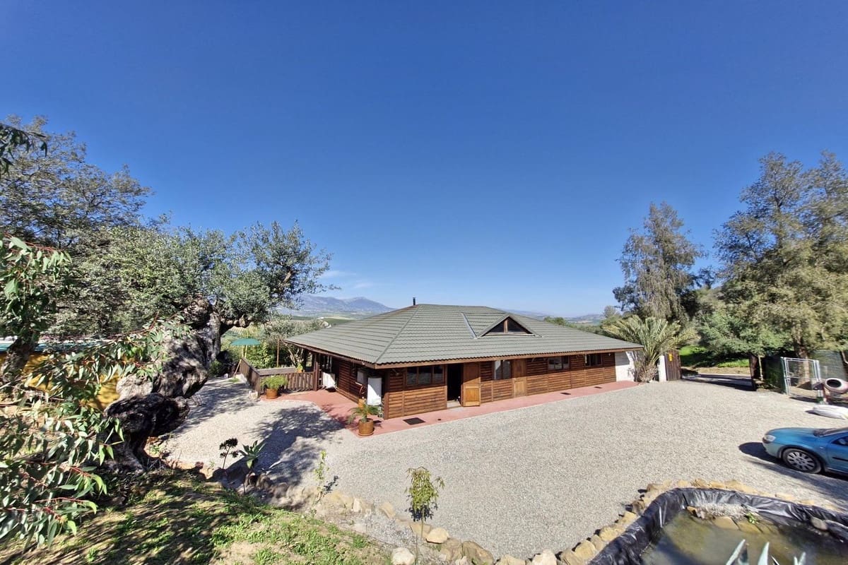 3 soveværelse Finca/Landehus til salg i Coin med swimmingpool garage - € 465.000 (Ref: 8816857)