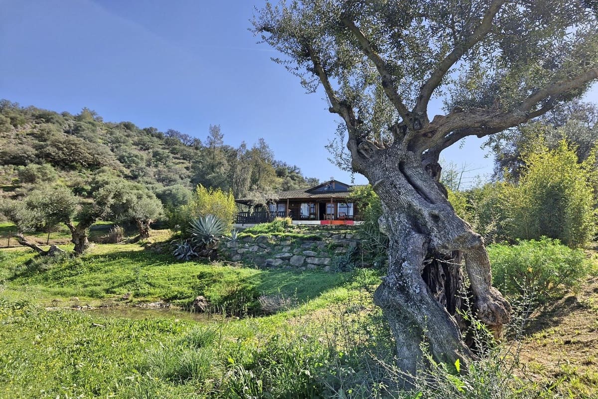 3 soveværelse Finca/Landehus til salg i Coin med swimmingpool garage - € 465.000 (Ref: 8816857)