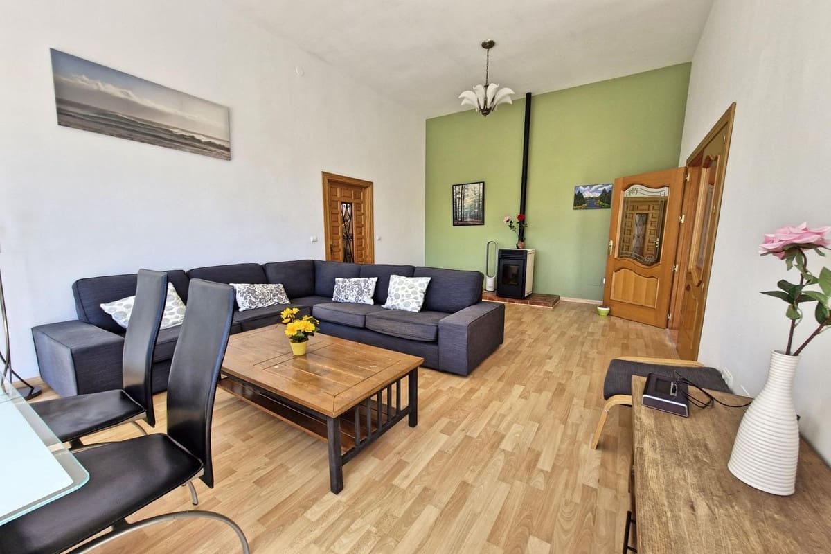 3 soveværelse Finca/Landehus til salg i Almogia med swimmingpool garage - € 495.000 (Ref: 8904963)