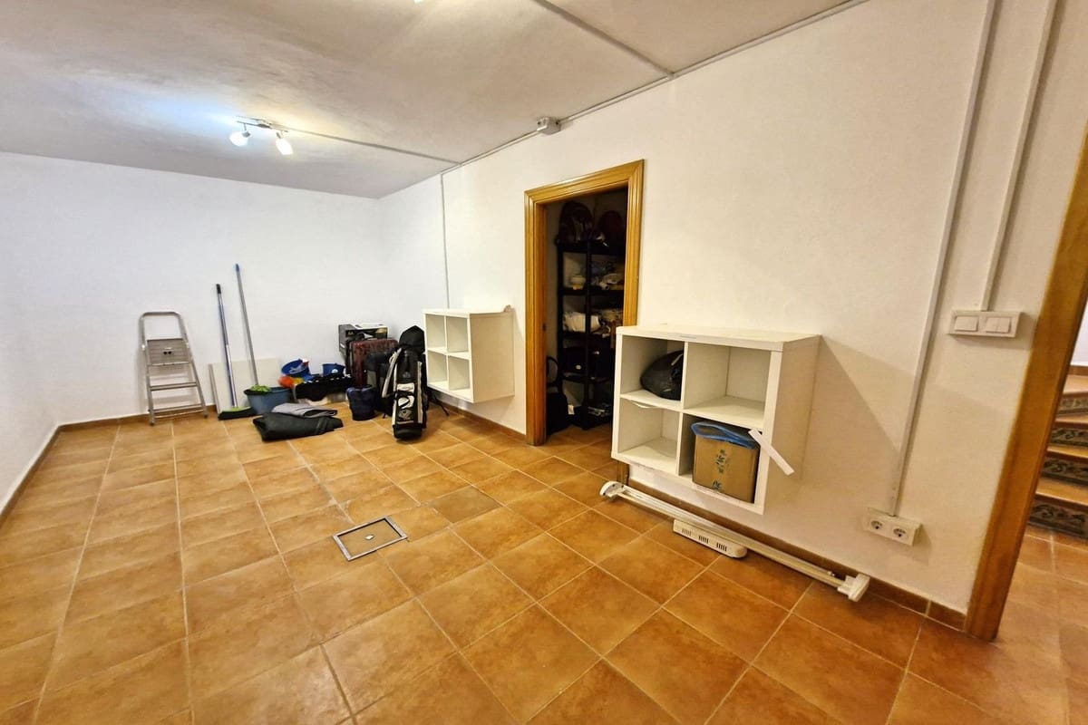 3 soveværelse Finca/Landehus til salg i Almogia med swimmingpool garage - € 495.000 (Ref: 8904963)