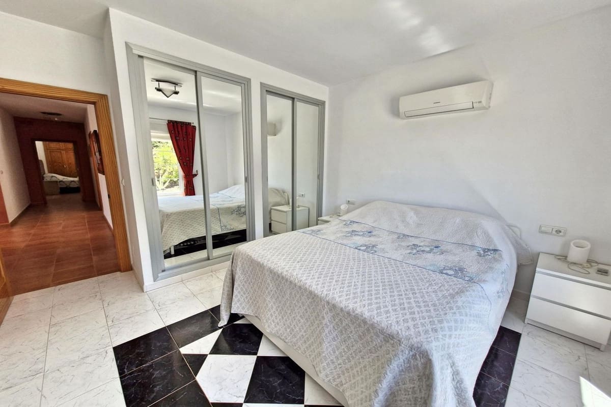 3 soveværelse Finca/Landehus til salg i Almogia med swimmingpool garage - € 495.000 (Ref: 8904963)