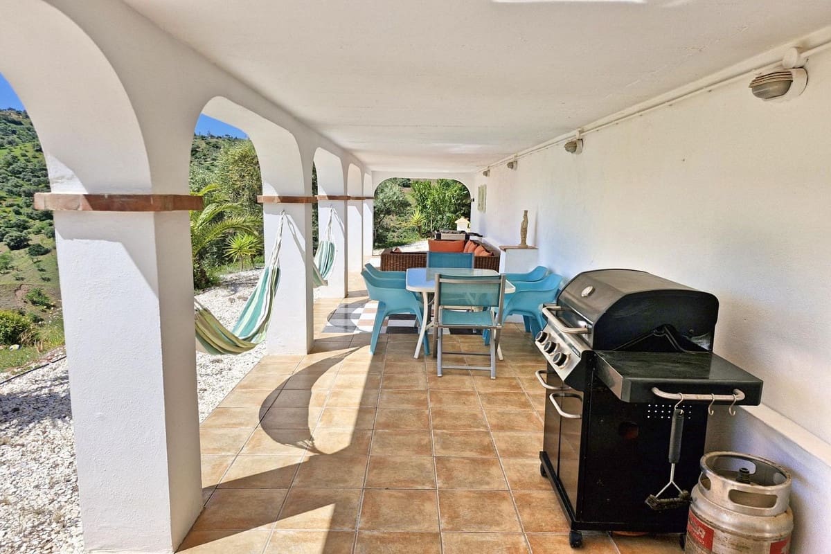 3 soveværelse Finca/Landehus til salg i Almogia med swimmingpool garage - € 495.000 (Ref: 8904963)