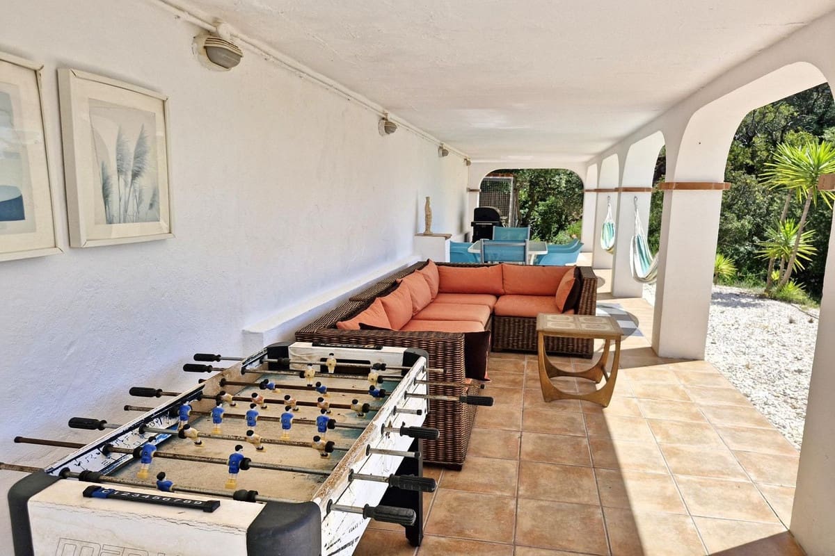 3 soveværelse Finca/Landehus til salg i Almogia med swimmingpool garage - € 495.000 (Ref: 8904963)