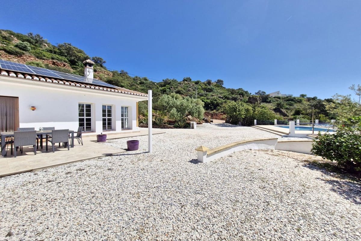 3 soveværelse Finca/Landehus til salg i Almogia med swimmingpool garage - € 495.000 (Ref: 8904963)