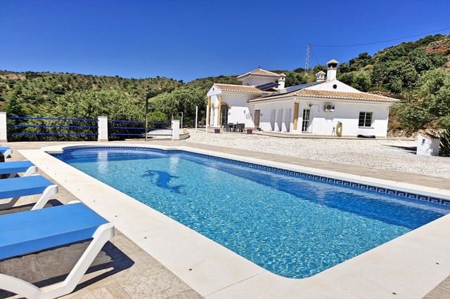 3 soveværelse Finca/Landehus til salg i Almogía med swimmingpool garage - € 495.000 (Ref: 8904963)