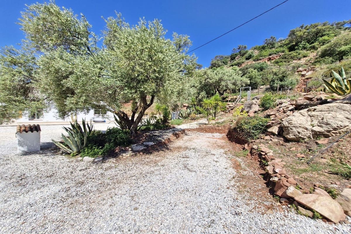 3 soveværelse Finca/Landehus til salg i Almogia med swimmingpool garage - € 495.000 (Ref: 8904963)