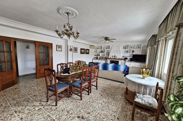 7 camera da letto Casa in vendita in Guaro con garage - 370.000 € (Rif: 8925005)