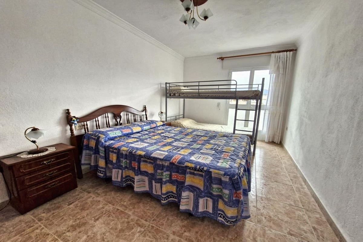 7 soveværelse Byhus til salg i Guaro med garage - € 370.000 (Ref: 8925005)